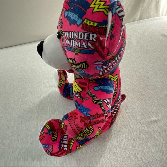 SIX FLAGS JUSTICE LEAGUE WONDER WOMAN TEDDY BEAR/PLUSH DC COMICS PINK AND MULTI - Picture 2 of 13